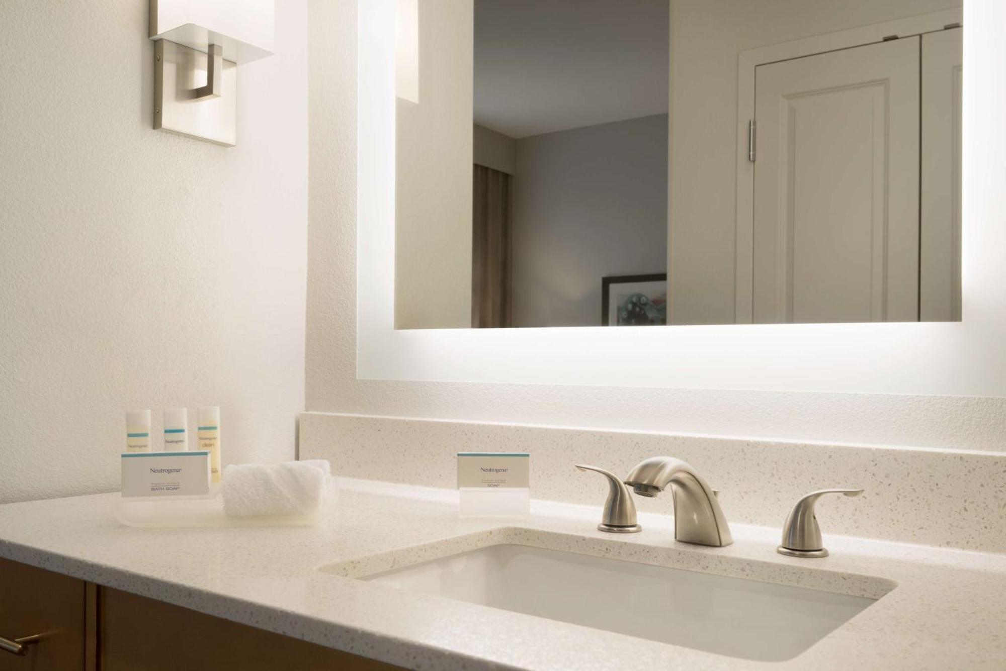 Homewood Suites By Hilton Memphis - Саутхейвън Екстериор снимка